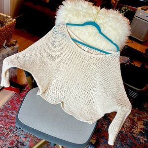 Billabong Crème Loose Knit Summer Top, 3/4 length. Super cute.